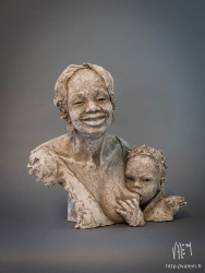 Au sein - Terre cuite - 45 x 44 x 25 cm